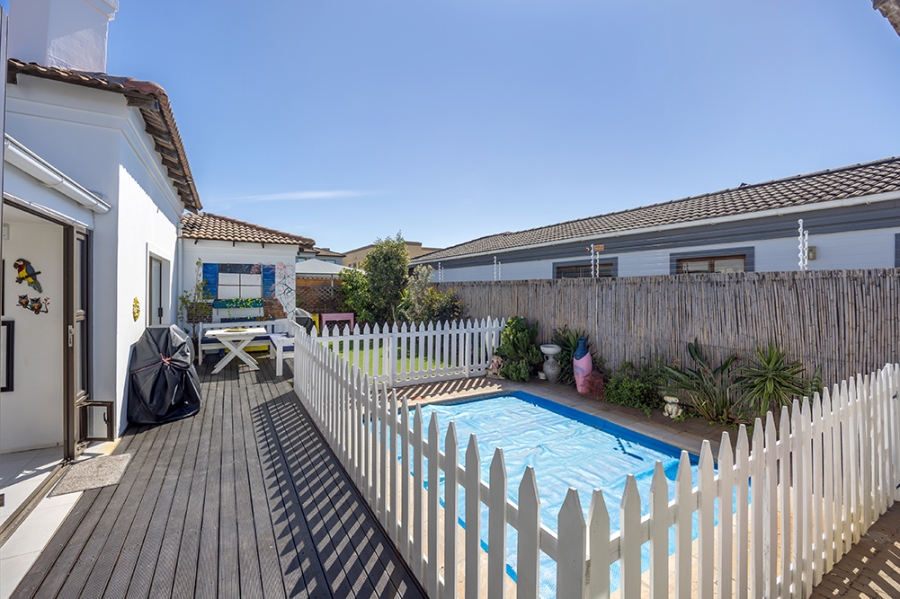 5 Bedroom Property for Sale in Parklands Western Cape